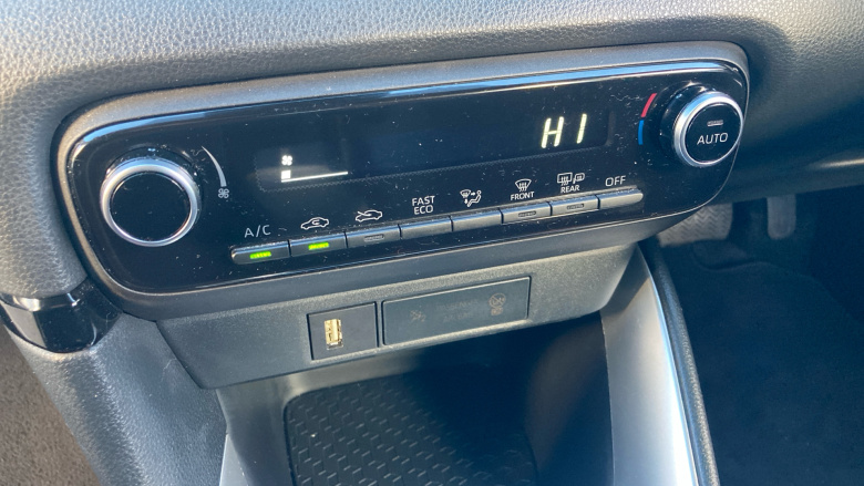 Toyota Yaris 1.5 Hybrid Icon 5dr CVT Hybrid Hatchback